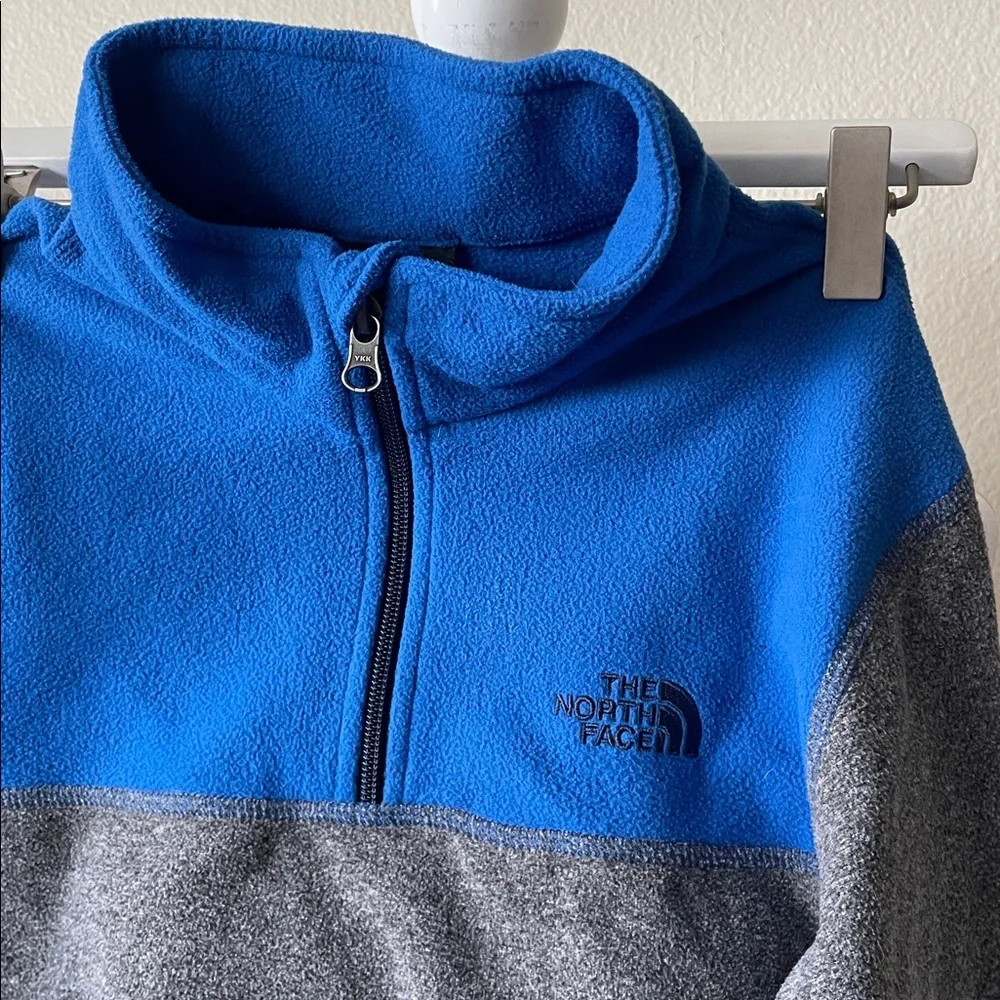 The North Face Boys Large 14/16 Blue & Gray Half Zip Fleece Pullover